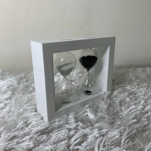 Decorative Sand Hourglass 3 and 5 minute Egg Timer - Picture 3 of 5